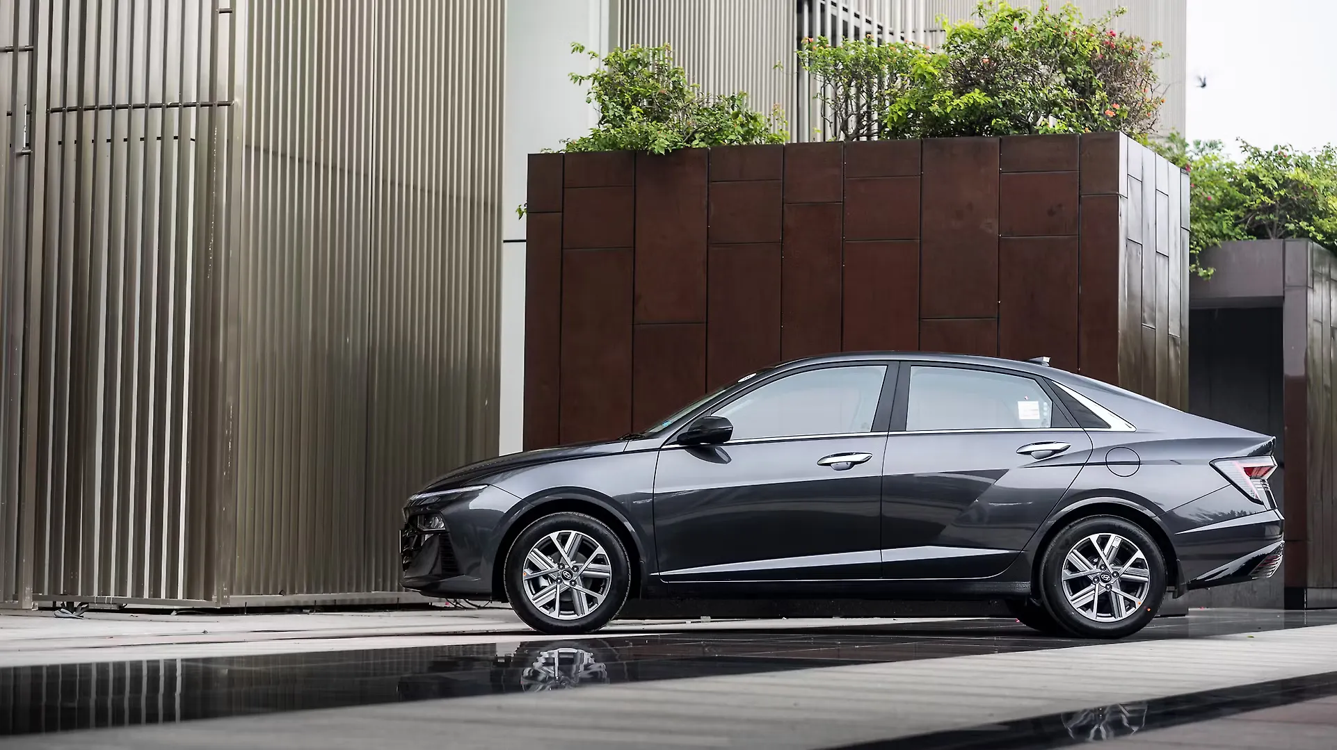 Sedan - Teddy Call Taxi Karur